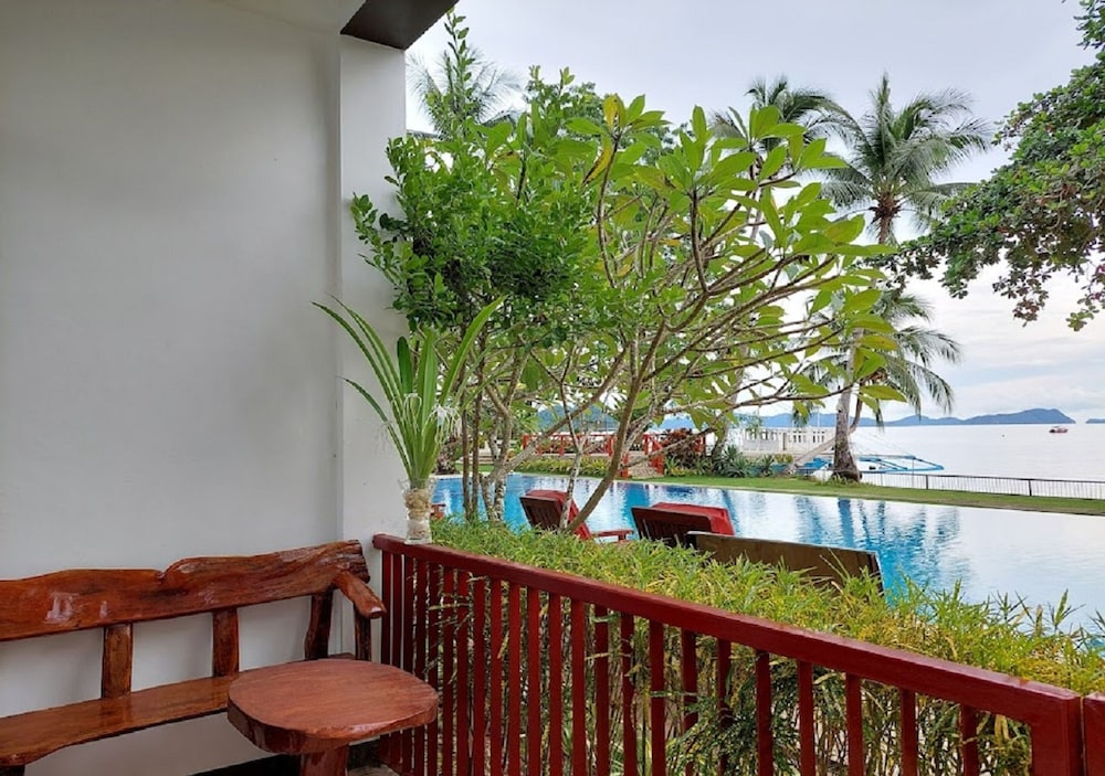 Doublegem Beach Resort and Hotel