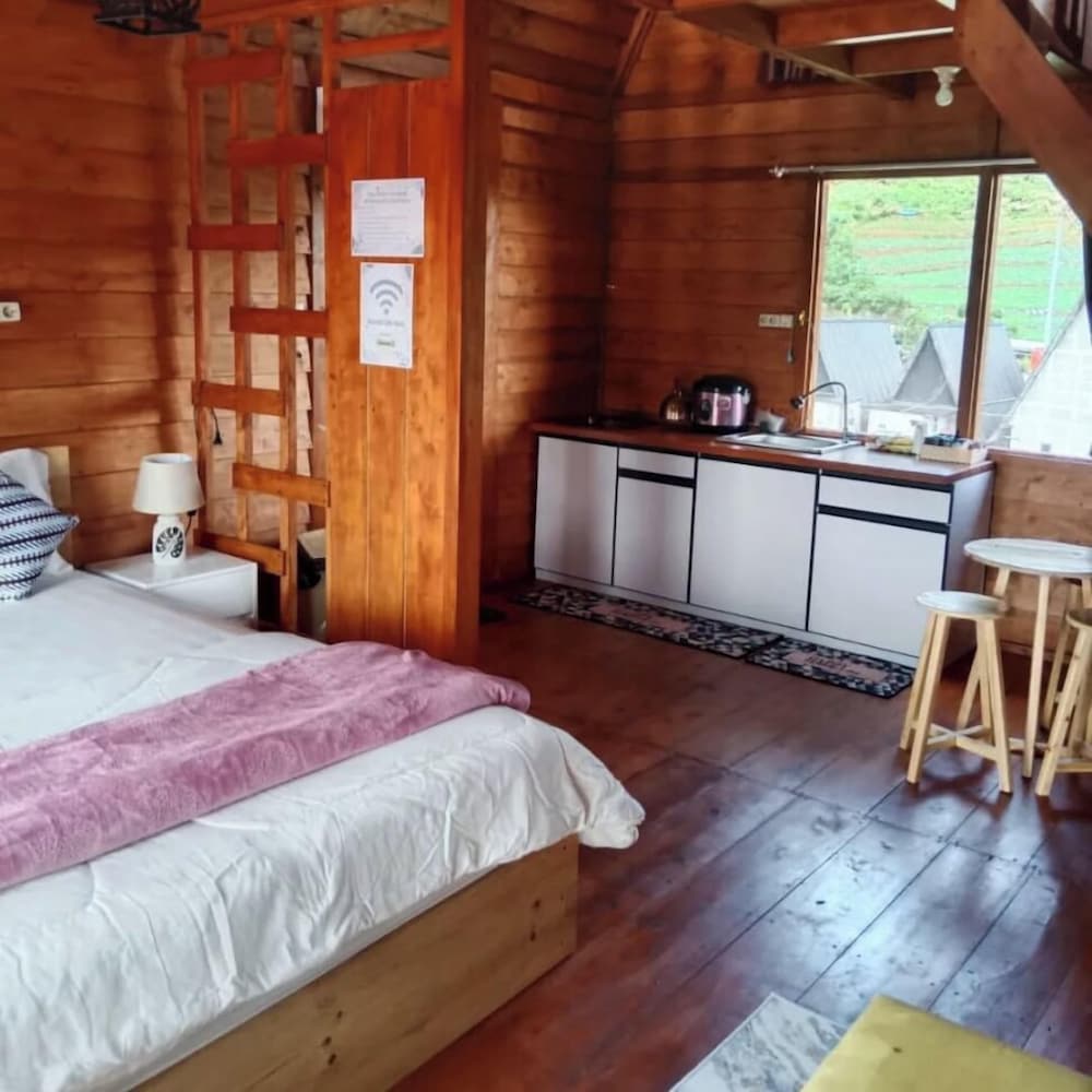 Diamond Cabin House