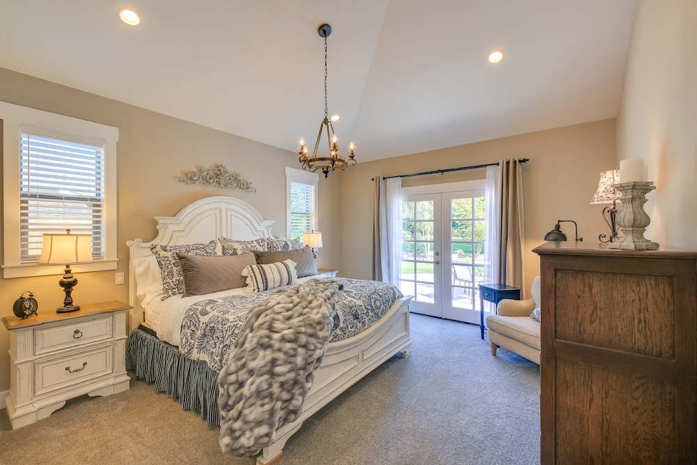 Sandpoint Vacations - Modern Sandpoint Home w/ Lake Pend Oreille View! - Property Image 4