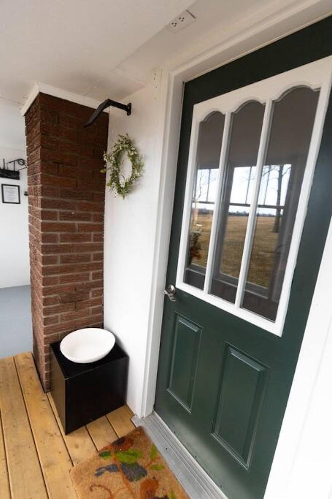 Farmhouse PEC - Centrally Located in PEC - Image 2