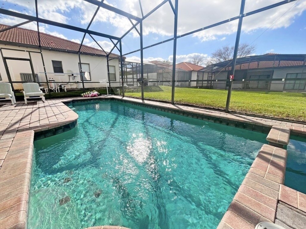 The White House 4 Bedroom Home