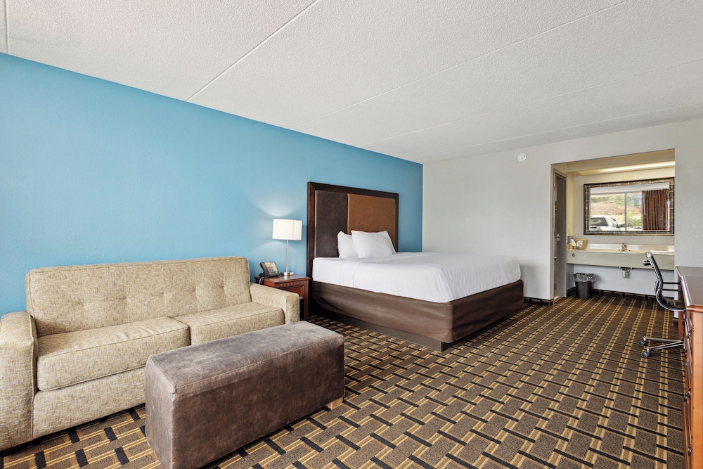 Relax inn by OYO Greeneville Near Hwy US-321