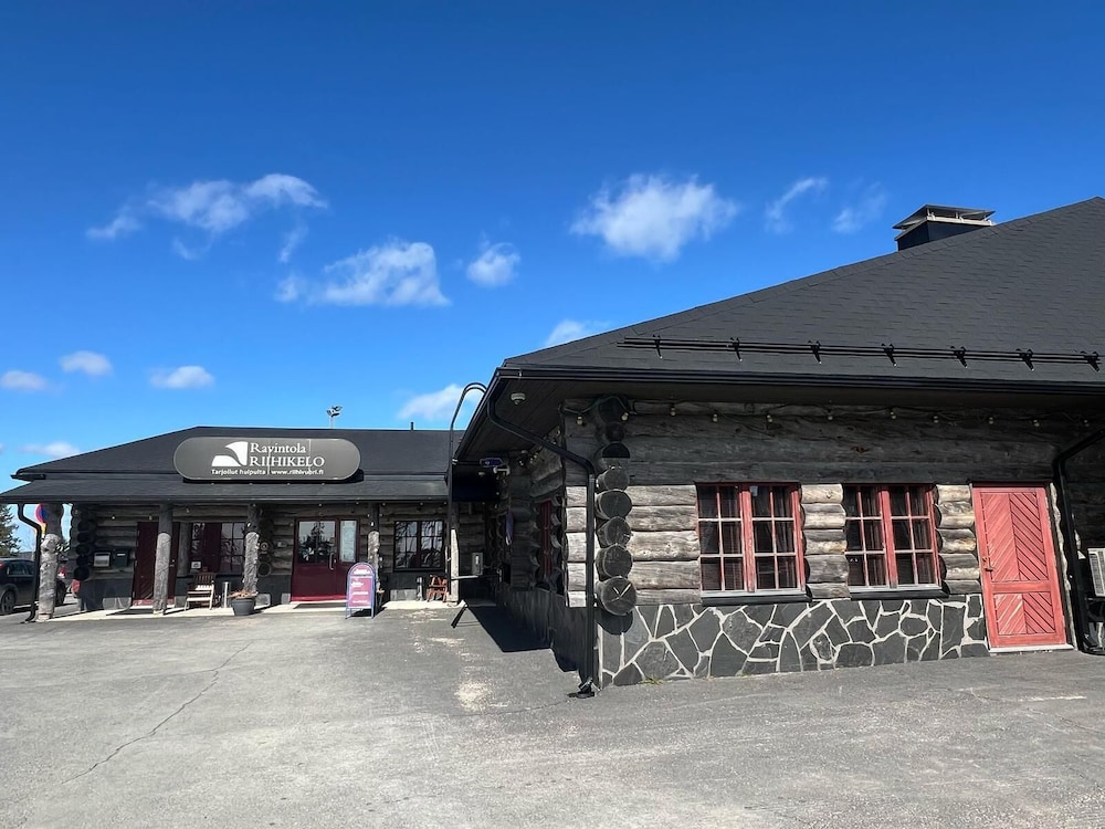 Spacious 2BR Cabin at Riihivuori Peak