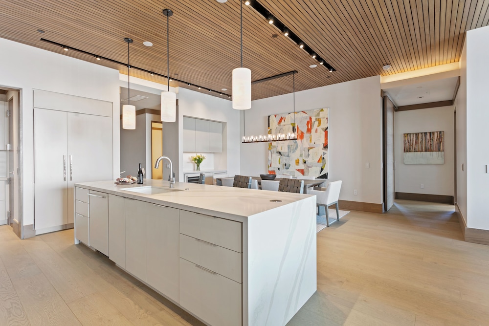 The Residences at The Tower-3 Bedroom Deluxe #6 3 Condo