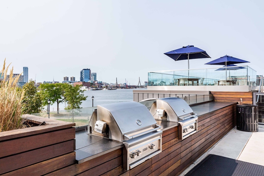 Luxury Apartments by Hyatus Downtown Boston