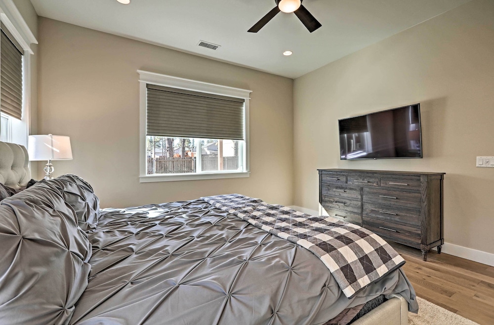 Flagstaff Oasis w/ Hot Tub - 3 Mi to Downtown! view 4