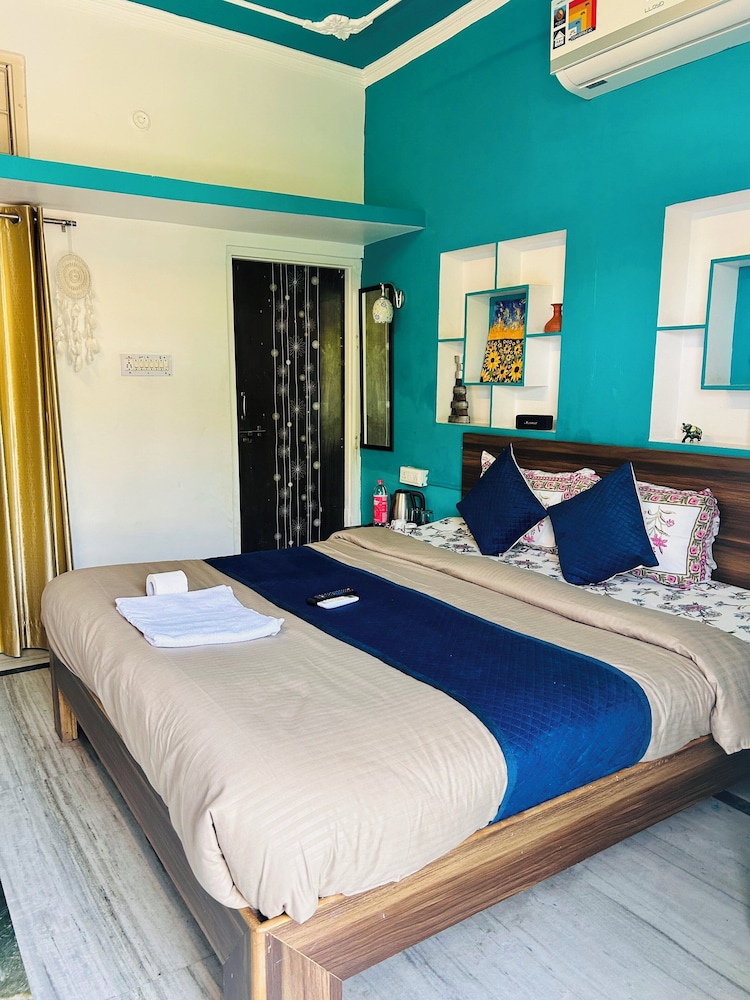 The Pink Chapter Hostel, Jaipur
