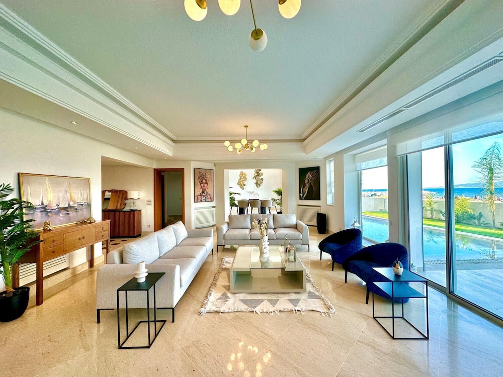 Omnya Carthage Frontsea Luxury Villa