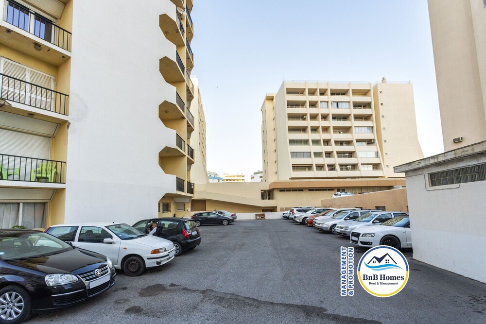 BnB Homes Elegant Apartment 50 m Walk From Beach view 3