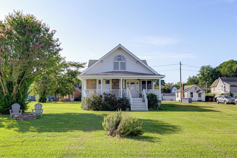 < 1 Mi to Boat Ramp: Coastal Virginia Hideaway