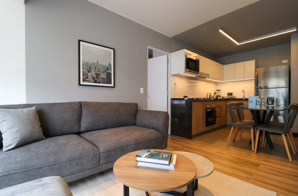 w Prestigious 2BR w Amazing Deco in San Isidro