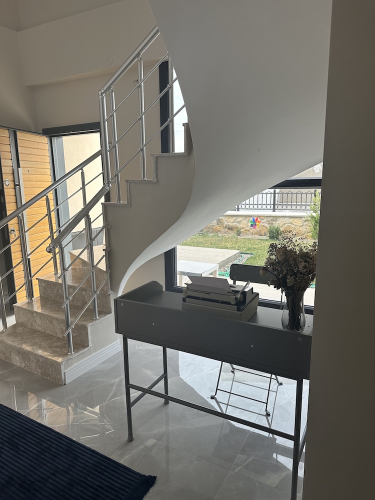 Mila Villa Foçaköy view 2