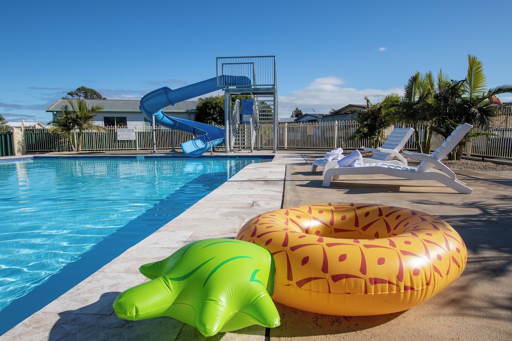 Heatherbrae Holiday Village