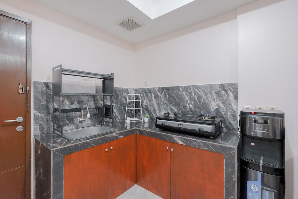 Prime Location 1Br At The Wave Kuningan Apartment