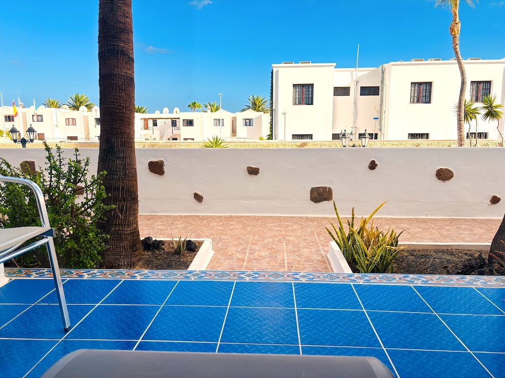 Apartment Bellissima With Pool and Wi-fi, 200m From the sea in Puerto del Carmen