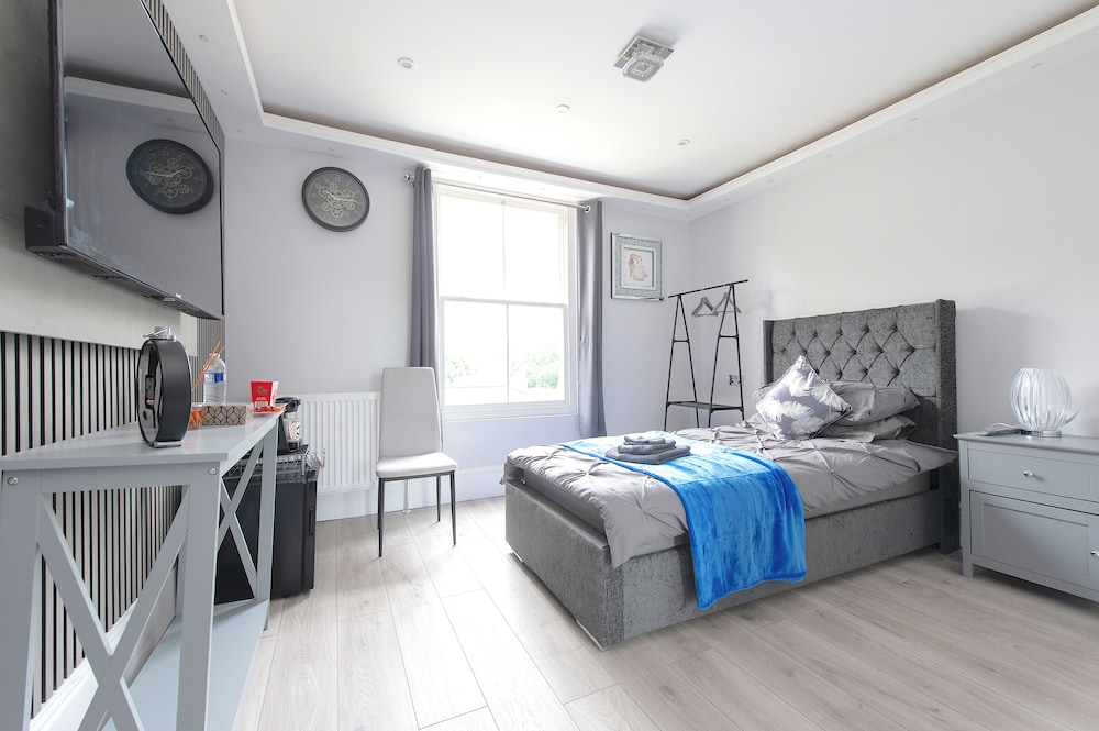 The Pond House - Ensuite Rooms