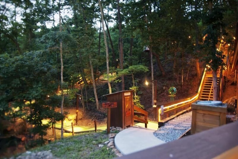 Making Memories - 1 Bedrooms, 1 Baths, Sleeps 4 Home by RedAwning