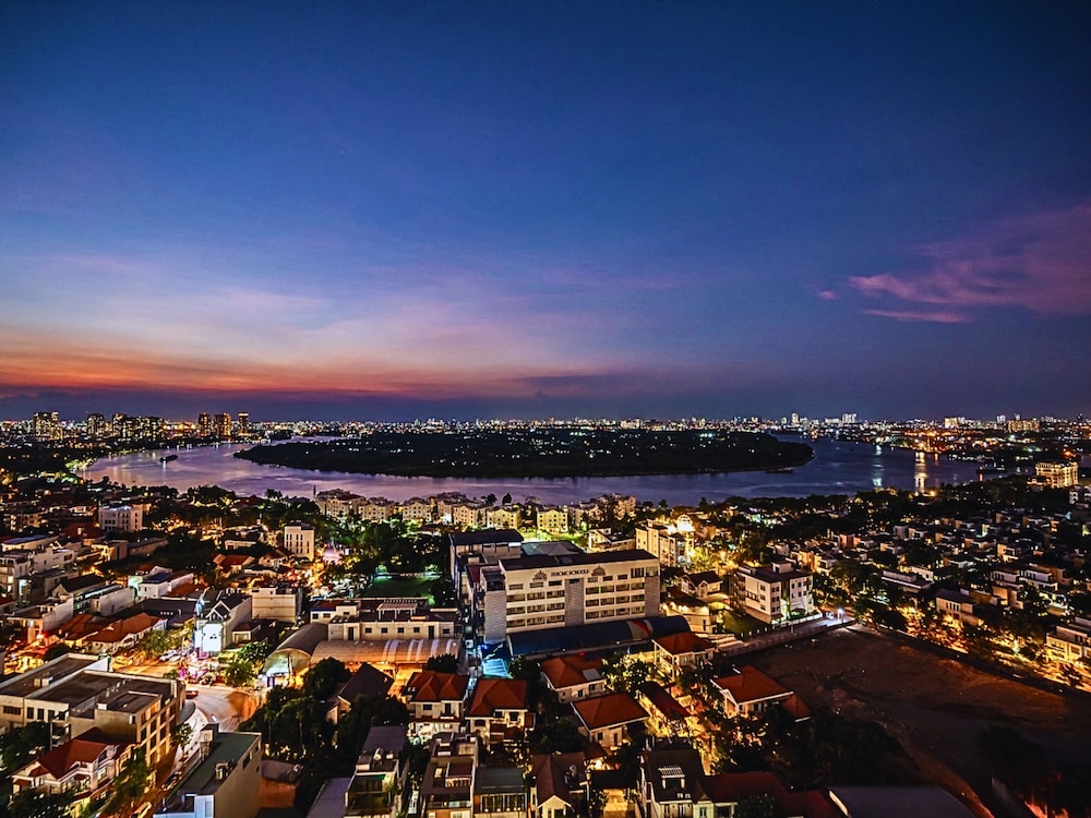 The Lumiere Luxury Citypoint ANGIA