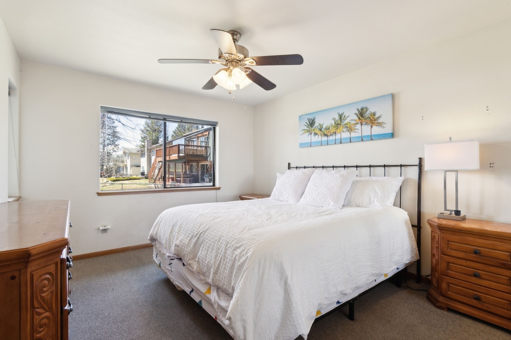 Tranquil Tahoe Retreat With Hot Tub 3 Bedroom Home by RedAwning
