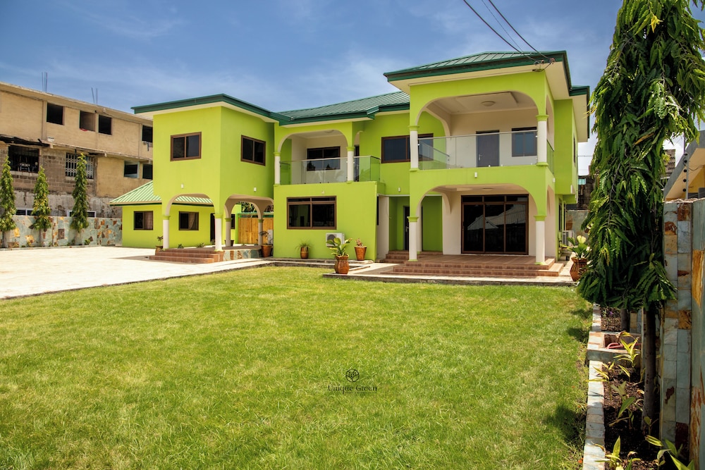 Unique Green Lodge