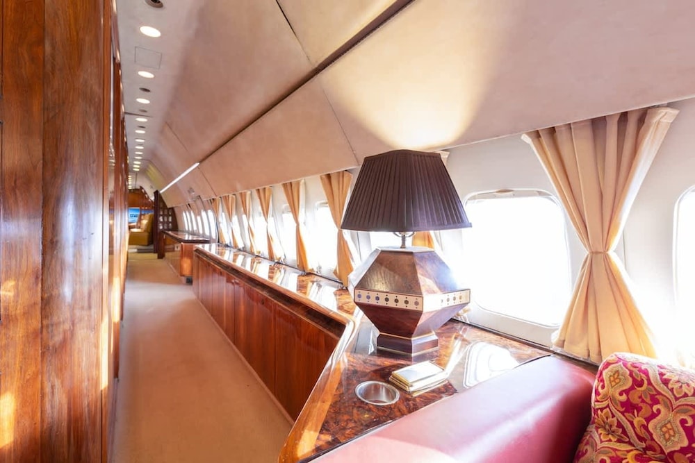 Boeing Airliner Private Jet With hot tub and Sauna
