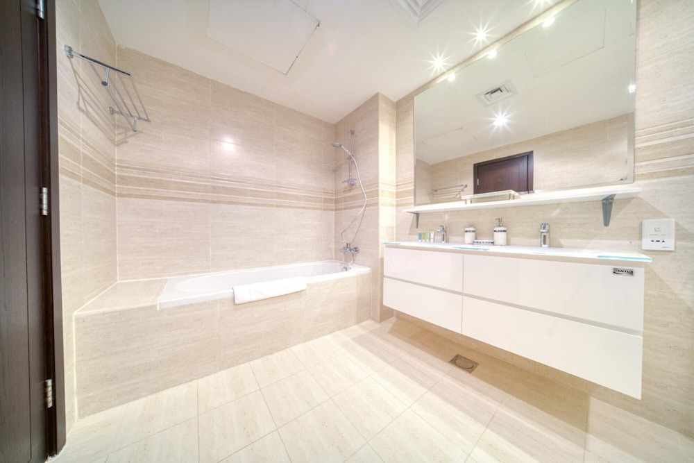 Upscale 2BR w Burj Khalifa Fountain Views