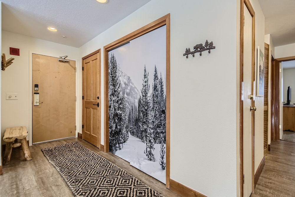 1655 Quicksilver 3 Bedroom Condo view 5