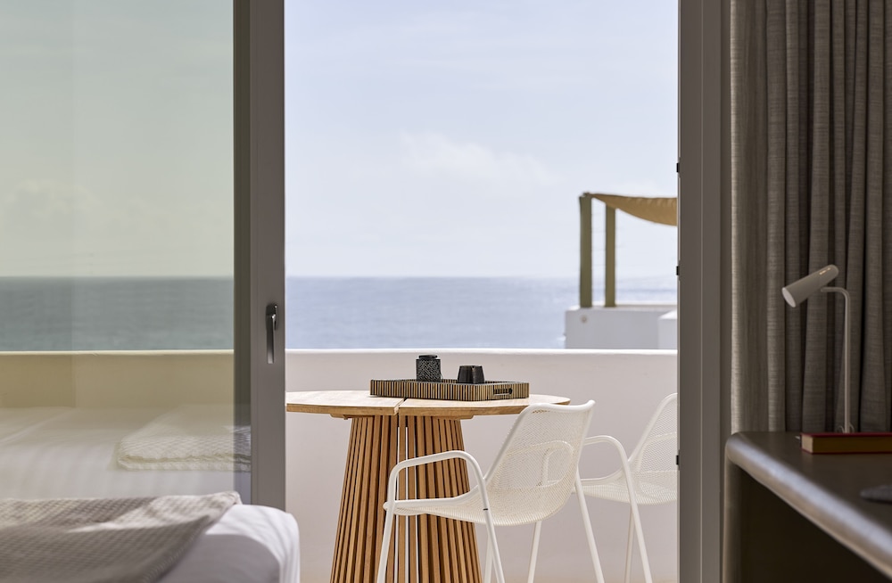 Artemis Seaside Resort