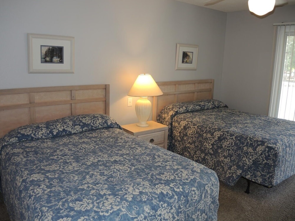 Brunswick Plantation Villa 1005 Minutes from Sunset Beach, North Myrtle Beach, and Myrtle Beach by RedAwning view 3