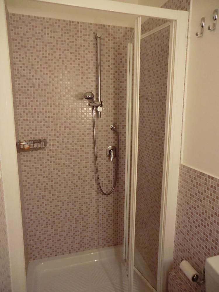 Caesar's Rooms