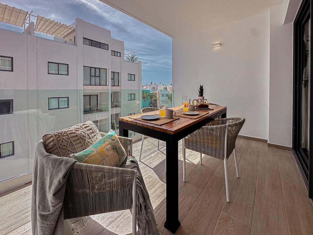 Fantastic Beach Penthouse With Rooftop BBQ