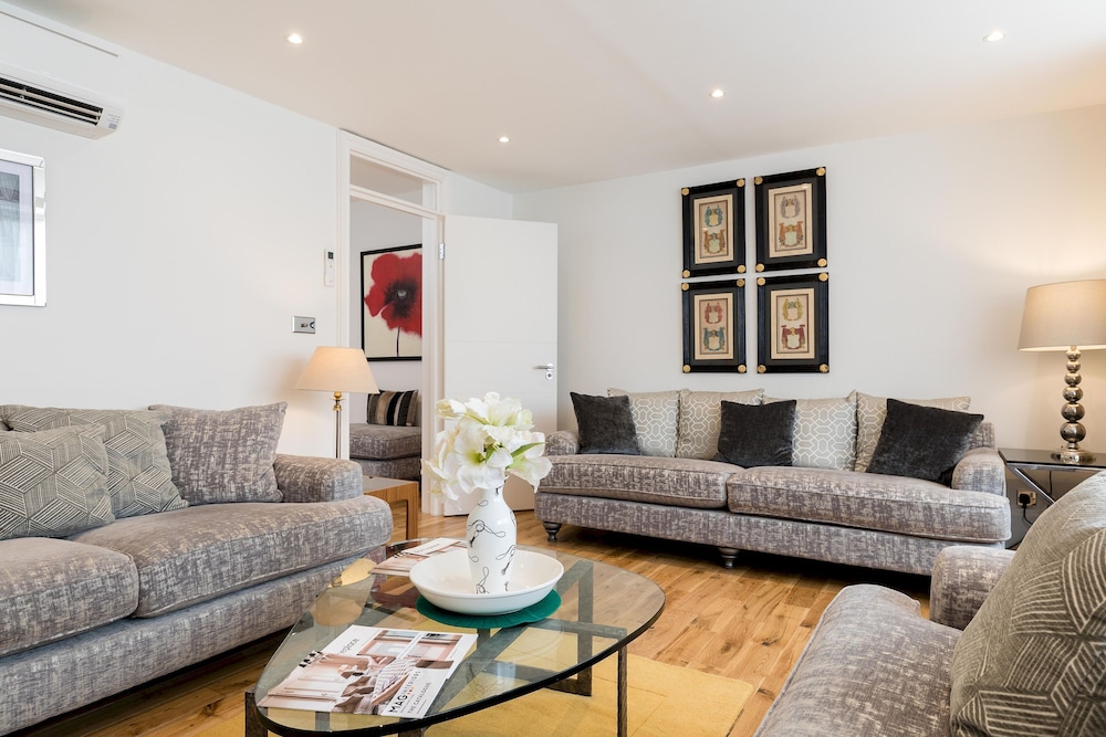4 Bedroom Villa on Marble Arch