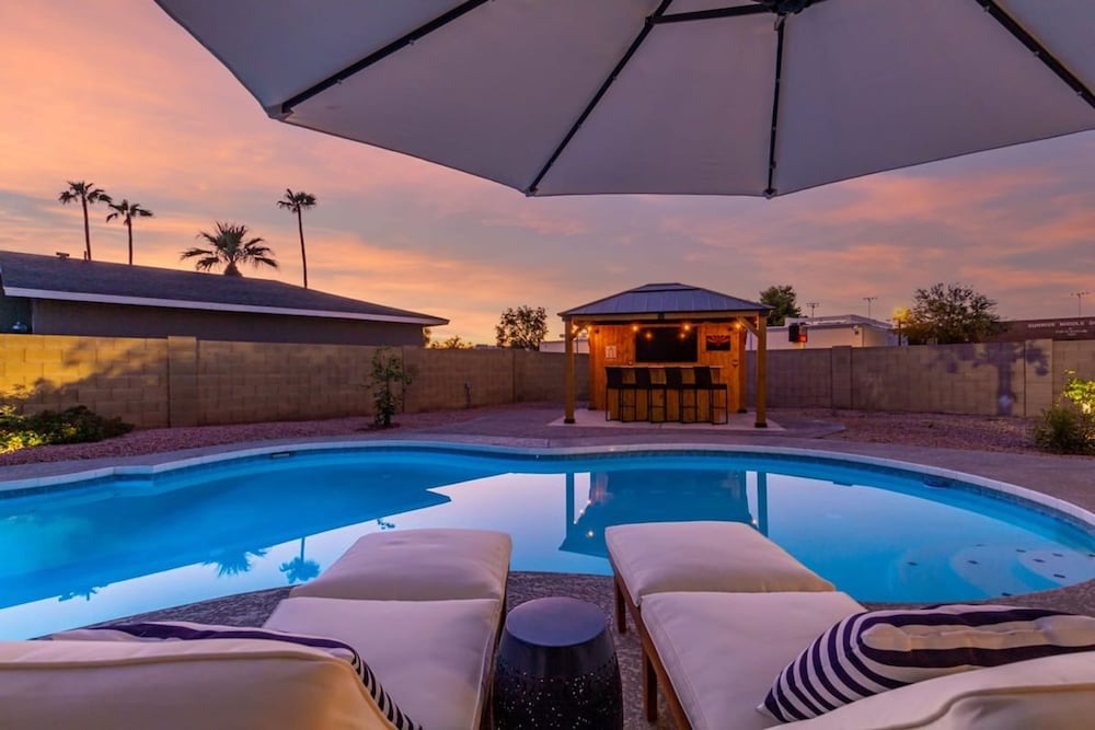 Cactus Glen Retreat Heated Pool Cabana Bar Gameroom