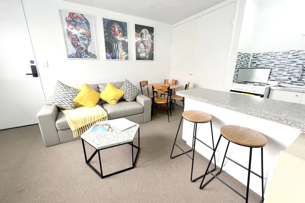 Cozy 1-bedroom Unit in St Kilda w/ Parking & Wifi