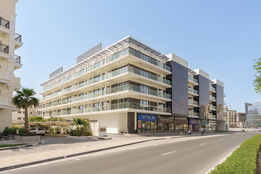 Maison Privee - Tranquil Escape w/ Balcony and High-End Facilities