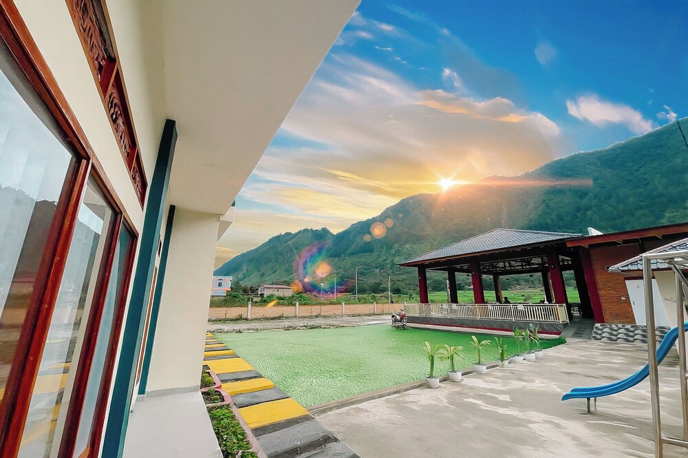 Simangande View & Resto By Helocus