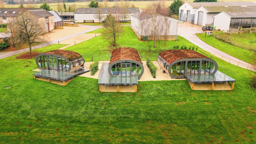 Sustainable Pod on Old Chalford Farm