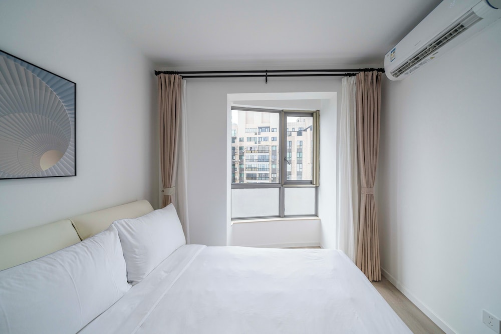 Tyms Spacious 3BR 2BA APT Laishi Di