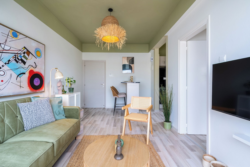 Dune - 1BR & Balcony in Mackenzie