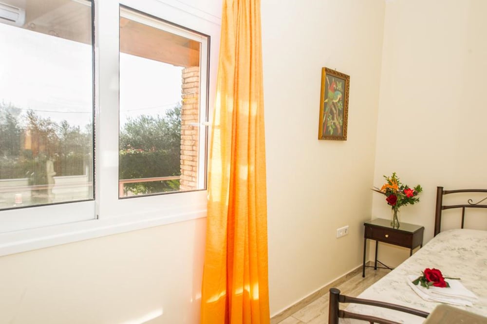 Cozy Flat In An Olive Grove Near a Sandy Beach photo 4