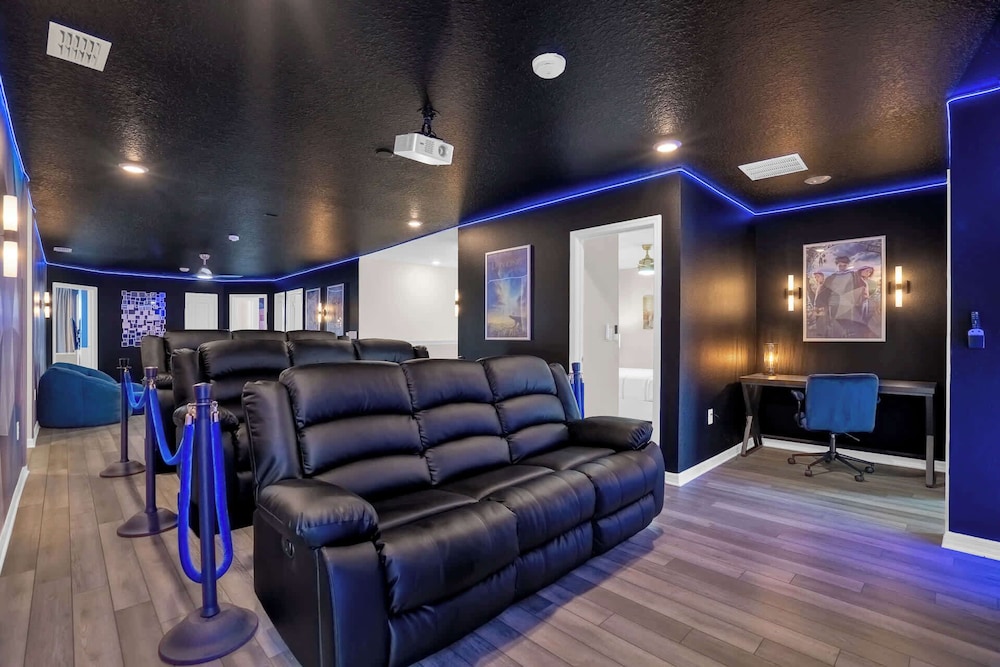 Upstay: Family Retreat w Pool, Cinema & Games Room