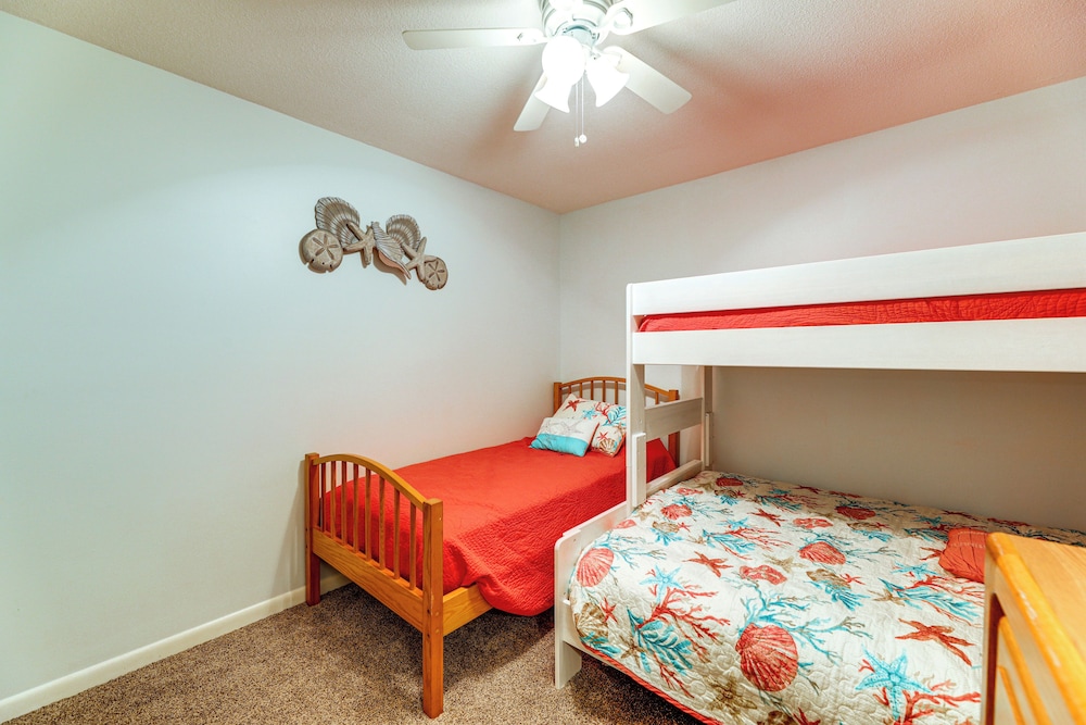 3 Mi to Fenwick Island & Beach: Family Townhome