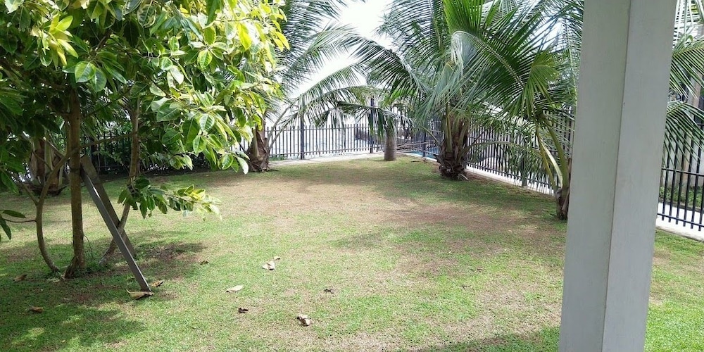Negombo Holiday Home