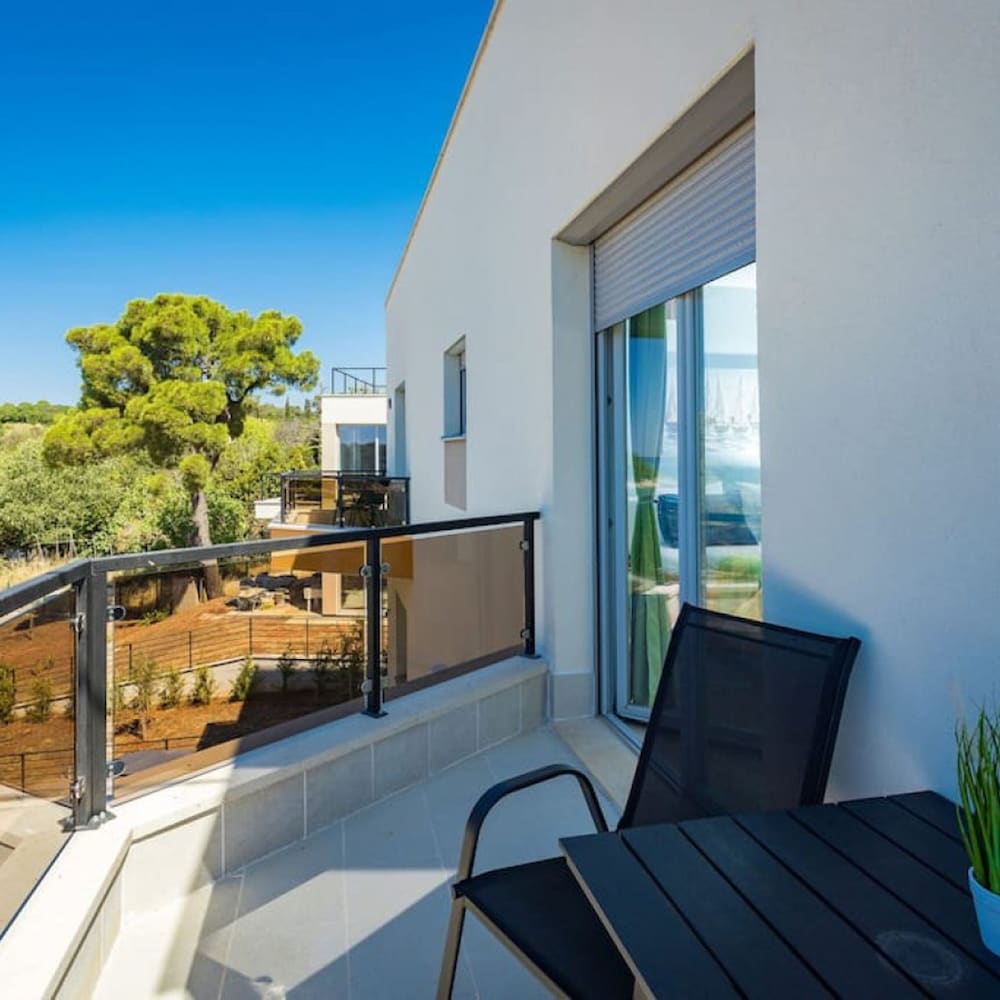 Villa Lavanda - Seaside Luxury Villa for 8 Guests