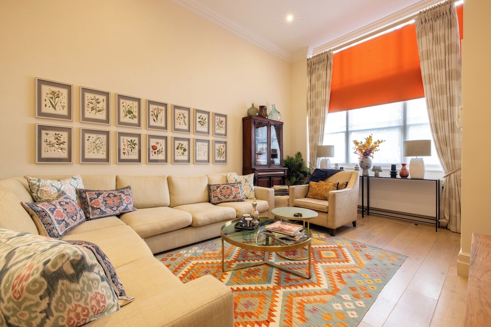 Large 3-bed 5-guest 1841 Duplex House Paddington