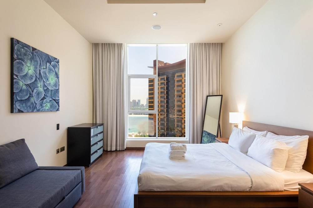 Splendid Sea View Apartment on Palm Jumeirah