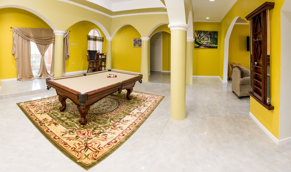 Villa Sweet Villa