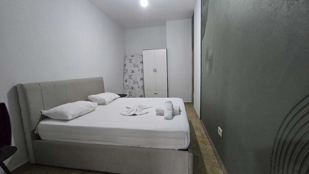 Tirent Apartment-One Bedroom Central