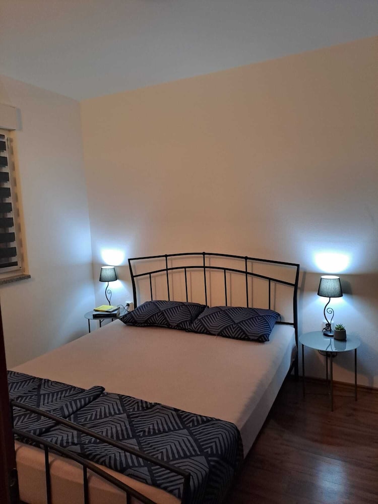 Apartments Arsen 928