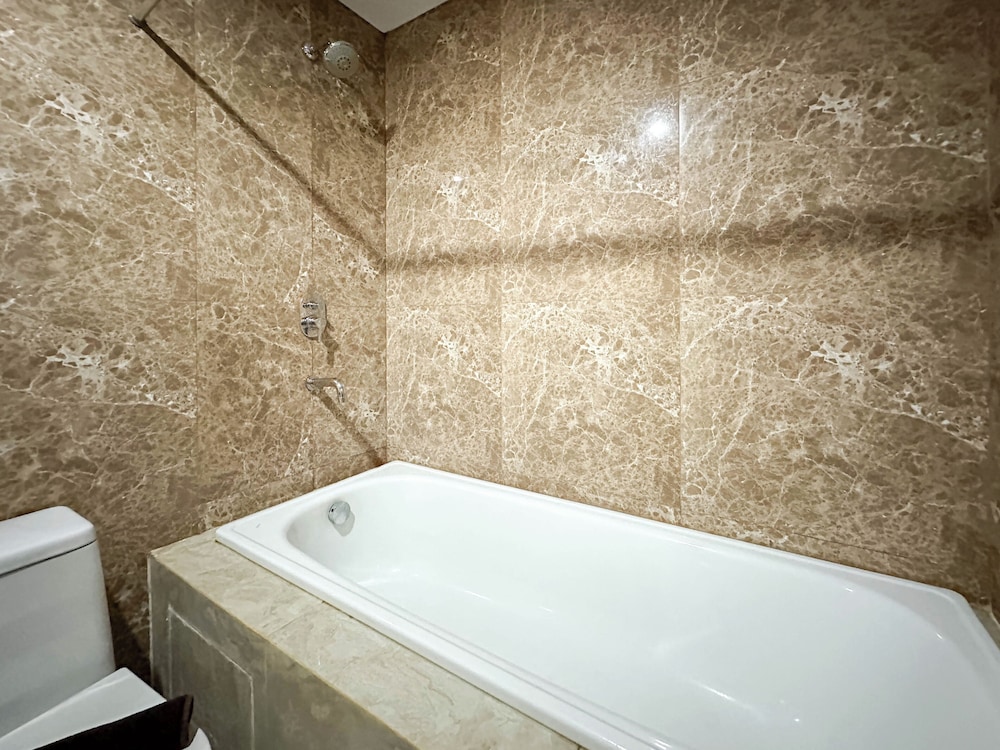 Spacious And Cozy 3Br At Grand Sungkono Lagoon Apartment